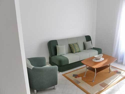 Jure Apartman *